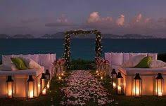 Y si la boda en la playa es de estilo hippie chic, entonces elige un vestido con estampado floral. 40 Ideas De Bodas De Noche En La Playa Bodas Boda En La Playa Bodas En La Playa