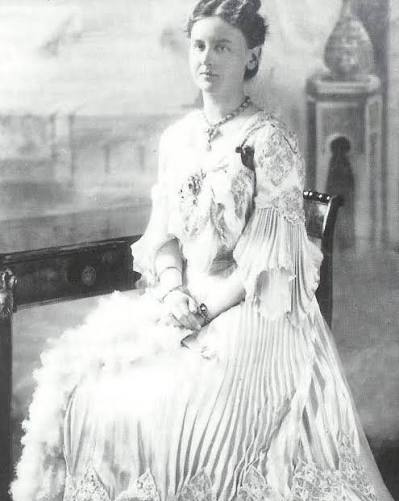 Royal style in the 1900s 👑 I've been covering the style of the royals in the first decade of the 1900s this week and have talked about their romanticism, their opulence, and