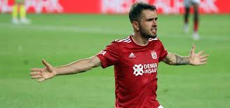Emre kılınç is a turkish professional footballer who plays as a winger for galatasaray. Signatures Are Made Here Is The Fee That Emre Kilinc Will Receive In Galatasaray