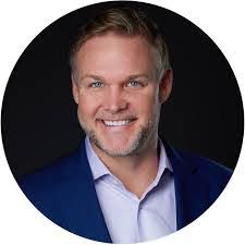 Alexandra Goss's Instagram, Twitter & Facebook