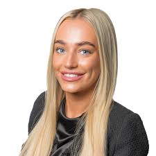 Amber Lockett's Instagram, Twitter & Facebook