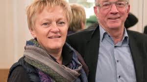 Jun 07, 2021 · renate künast auf facebook und twitter hasskommentaren und beleidigungen ausgesetzt. Renate Kunast Privat Kampferin Gegen Hass So Lebt Die Grunen Politikerin Mit Ihrer Familie News De