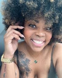 Nicole Reader's Instagram, Twitter & Facebook