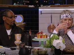 Weed may be a huge part of snoop's world and persona, but that doesn't mean stewart was hitting a spliff with the rapper. Martha And Snoop S Potluck Dinner Teaser Shows A Tipsy Martha Stewart Thrillist