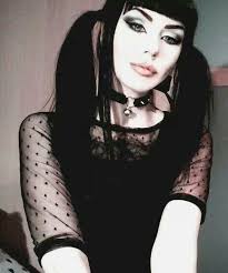 Pin By Allise Noble On Goth Goth Beauty Goth Hair Goth Fashion