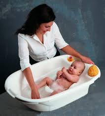 Baby bath tub ring seat keter color purple fast shipping from usa new in box. The Primo Eurobath Best Baby Tub Because Baby Is Actually Under Water Baby Bath Tub Baby Tub Baby Bath