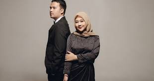 Entdecke rezepte, einrichtungsideen, stilinterpretationen und andere ideen zum ausprobieren. Baju Prewedding Casual Hijab Desain Baju Cantik Modern