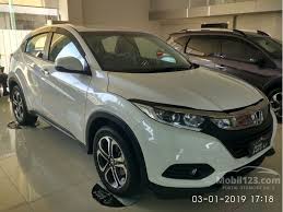 Kajian dilakukan firma penyedia maklumat, ihs markit mendapati purata usia kenderaan kini meningkat secara konsisten sepanjang dekad lalu, terutama selepas kemelesetan ekonomi pada 2008. Honda Hrv Putih 2019 Honda Hrv