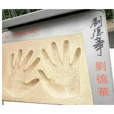 Benar memang, tapi defisini dokumen lama lama semakin bergeser ke ranah digital berkat internet, laptop, dan smartphone. Tapak Tangan Dan Tandatangan Andi Lau Picture Of Garden Of Stars Hong Kong Tripadvisor