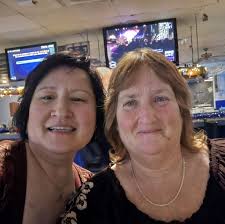 Quilting pattern: straight line or curvy meander?