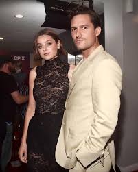 Pin By Aldridge Army On Emma Corrin Ben Aldridge Happy Weekend Red Carpet Qui est emma corrin qui l'incarnera dans the crown ? pinterest