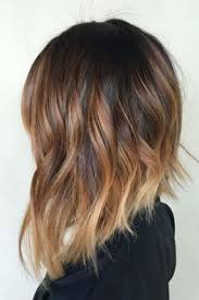 Carre Plongeant Boucle Avec Ombre Carre Plongeant Cheveux Carre Plongeant Boucle Coupe De Cheveux