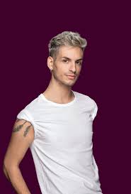 Queen of drags is a german drag competition television series, featuring 10 talented drag queens from germany, austria and switzerland, series began airing on november 14, 2019. Queen Of Drags 2019 So Sieht Katy Bahm In Echt Aus Starsontv
