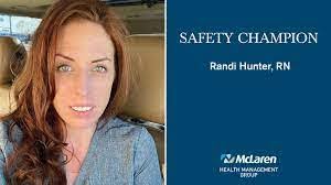 Randi Hunter's Instagram, Twitter & Facebook