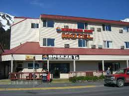 There are 3 breeze inn motel locations in seward, alaska. Annex Building That Faces The Small Boat Harbor And Mountains Larger Newer Bldg Behind This One Bild Von The Breeze Inn Seward Tripadvisor
