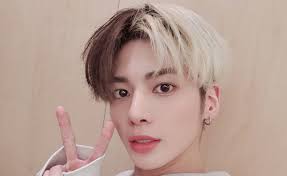 Consisting of five members yeonjun, soobin, beomgyu, hueningkai, and taehyun. Taehyun From Txt Is Criticized For Manipulating Fans Into Buying Boy Band S New Album Music Mundial News