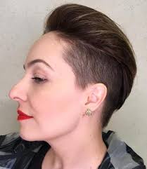 Awesome androgynous cut on curly hair. 20 Bold Androgynous Haircuts For A New Look