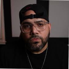 When you and your staff think alike, you accidentally come dressed up  twinning. Love my winning team!