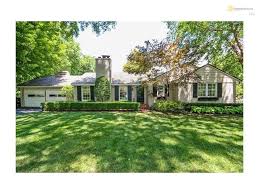 5801 Reinhardt Drive Fairway Ks 66208 Mls 2053114 Home And Garden Prairie Village House Styles