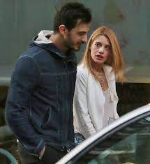 Δημοσ αναστασιαδησ χτισε μια γεφυρα. To Xristoygenniatiko Dentro Lamperoy Zeygarioy Ths Ellhnikhs Showbiz I Love Style