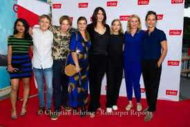 Isy way out see more ». Premiere Alles Isy Am Dienstag 28 Redcarpet Reports Facebook