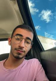 Dennys Andrade's Instagram, Twitter & Facebook