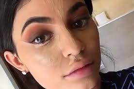 kylie jenner did a makeup tutorial on