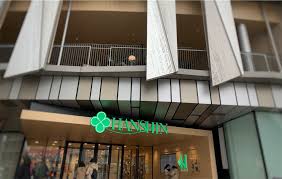 阪神百貨店地下にある駐輪所 大阪梅田ツインタワーズ・サウスに行ってきました 市内一等地にある自動二輪も止めれる駐輪所で 24時間500円しかも最初の2時間無料 しかもガラ空きなので止め放題 ただ入り口が若干分かりにくいので動画にしてみました. ãƒ›ãƒ¯ã‚¤ãƒˆãƒ‡ãƒ¼ ã‚¿ãƒ«ãƒ†ã‚£ãƒ³ãŒã¾ãŸé˜ªç¥žç™¾è²¨åº—ã«å‡ºåº—ã—ã¦ãŸã®ã§è¡Œã£ã¦ã¿ãŸè©± å®Œå…¨ è² ã'ã¦ã¾ã™ é–¢è¥¿é£Ÿæ¬²éŒ²