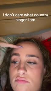 Orla Casey (@orlaloux)