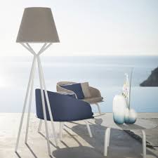 Wie viel wohnlichkeit verträgt ein garten? Stehlampe Fur Den Garten Aus Aluminium Cleo Von Talenti