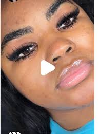 Even the Grinch wears lashes 🤣🎄