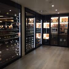 Vues Generales Du Bar Du Restaurant Et De L Entree Principale Regroupant Tous Les Vins Photo De Gaya Chatelaillon Plage Tripadvisor