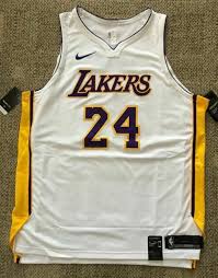 Kobe bryant stands with his family beside his retired jerseys for a picture. Nike Lakers Kobe Bryant 24 Authentic Jersey La 2xl 56 Xxl Sewn Stitched For Sale Online Ebay