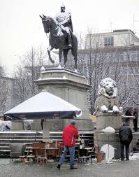 Karlsplatz stuttgart is named after duke karl eugen, who ruled the country from 1744 to 1793. Flohmarkt Auch Im Winter Picture Of Flohmarkt Karlsplatz Stuttgart Tripadvisor