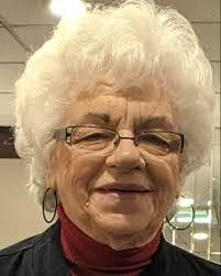 Lisa Catone's Instagram, Twitter & Facebook