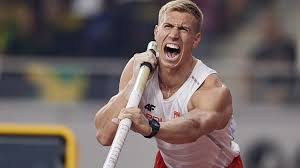 Ró&zdot;nic&aogon;, &zdot;e zawodnik do pokonania poprzeczki u&zdot;ywa tyczki. Orlen Cup W Lodzi Relacja Na Zywo Lekkoatletyka