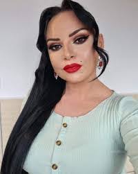 Adriana Scurtu's Instagram, Twitter & Facebook