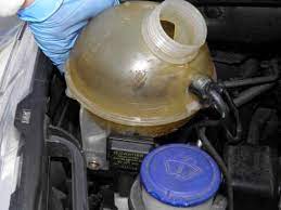 Semua pemilik kereta wajib ambil tahu. How To Refill And Bleed Coolant Engine Coolant Refill