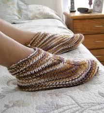 These make great gifts because they are quick for you to knit and stylish and comfy to wear. Free Knitting Pattern For Easy Desert Boots Slippers These Easy Slippers Are Are K Sock Knitting Patterns Knitted Slippers Pattern Knit Slippers Free Pattern