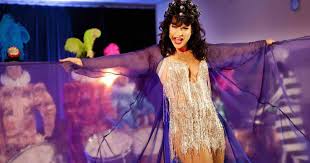 Do we really care about war, hunger and disease? Ellen Ten Damme Is Graag Stout Sterren Ad Nl