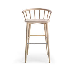 The amish bent paddle windsor bar stool with swivel displays solid wood luxury from top to bottom. Windsor 607 Bar Stool Style Matters