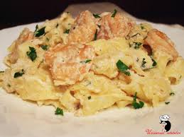 Daca nu aveti timp sau chef sa ii faceti in casa puteti sa cumparati gnocchi dar numai produsul proaspat din frigider, nimic din raft!!! Tagliatelle Cu CreveÅ£i Si Sos Alb Universul ReÅ£etelor