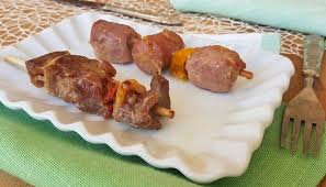 Procuratevi una padella antiaderente e lasciateli cuocere circa 3 conservate gli spiedini già cotti in frigorifero per un paio di giorni; Spiedini Di Carne Fatti In Casa Ricetta Veloce In Padella