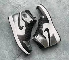You can even guarantee that rsvp by designing your own silver and white wedding invitations. Air Jordan 1 Silver Toe Cd0461 001 Release Date Sneaker Bar Detroit
