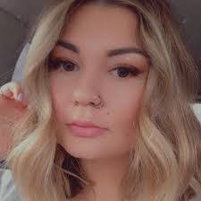 Autumn Dickey's Instagram, Twitter & Facebook