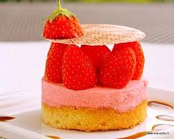 Minis Entremets Aux Fraises Sur Sable Breton Et Teasing Semaine 5 Du Meilleur Patissier Saison 2 La Cuisine De Mercotte Macarons Verrines Et Chocolat