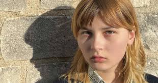 Luna HÔ POUMEY- Fiche Artiste