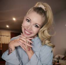 Silvia Higgins's Instagram, Twitter & Facebook