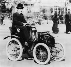Das erste auto der franzose nicholas joseph cugnot entwickelt 1769 im auftrag des kriegsministeriums ein dampfgetriebenes fahrzeug, das geschütze ziehen soll. Renault Voiturette Medienwerkstatt Wissen C 2006 2021 Medienwerkstatt