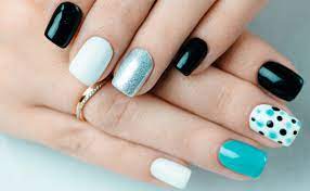 Unhas Decoradas Faceis De Fazer Tutoriais E 50 Modelos Para Se Inspirar Na correria do dia a dia, muitas vezes, tudo o que procuramos sao selecionamos alguns tutoriais de unhas decoradas ultra simples pra voce otimizar seu dia e se manter sempre linda! unhas decoradas faceis de fazer